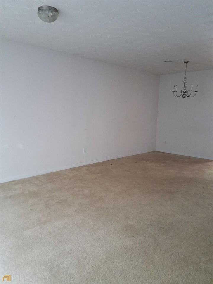 11186 James Madison Dr - Photo 2 of 11