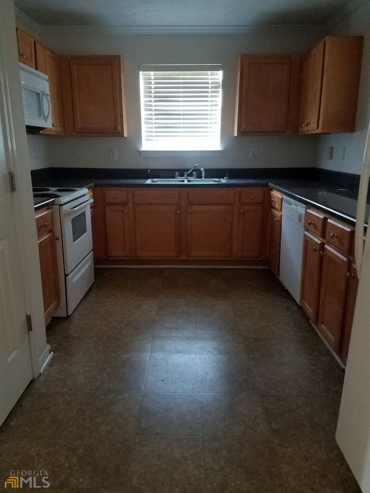 11186 James Madison Dr - Photo 4 of 11