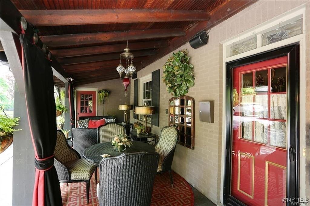 72 N Long St - Photo 3 of 18