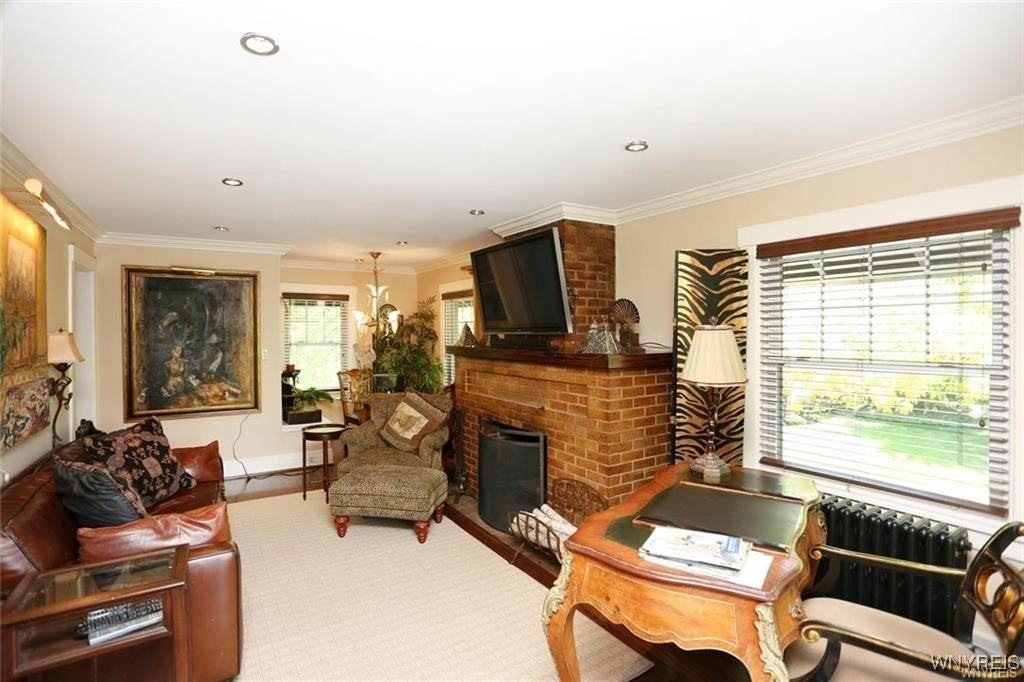 72 N Long St - Photo 4 of 18