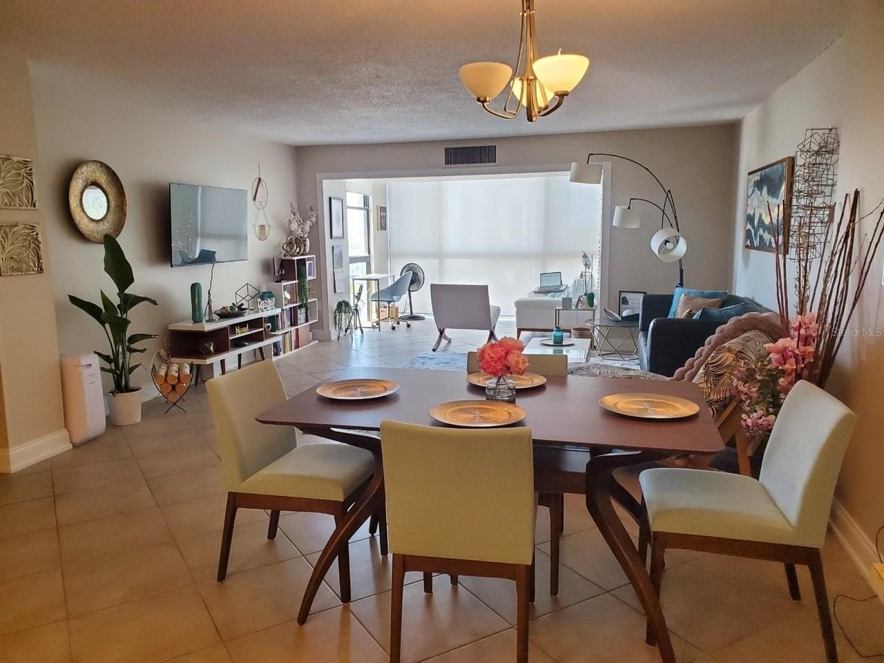800 South Gulfview Boulevard - Photo 4 of 16