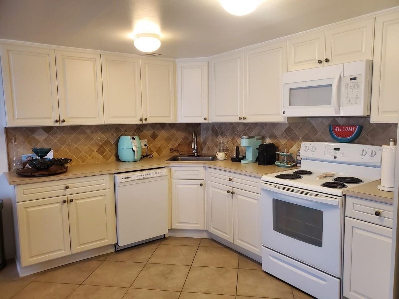 800 South Gulfview Boulevard - Photo 6 of 16