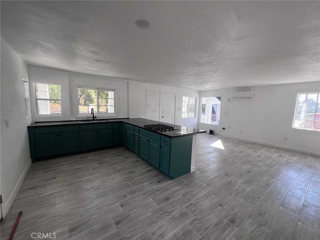 10111 Cook Ave - Photo 4 of 13