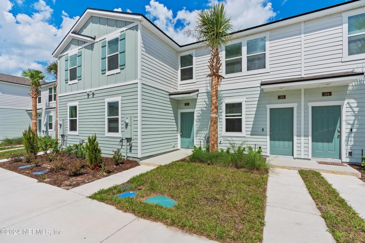 192 Elmhurst Ln - Photo 2 of 28