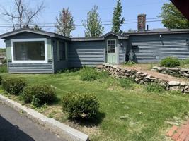 featured image of 995A Oak Hill Rd #1