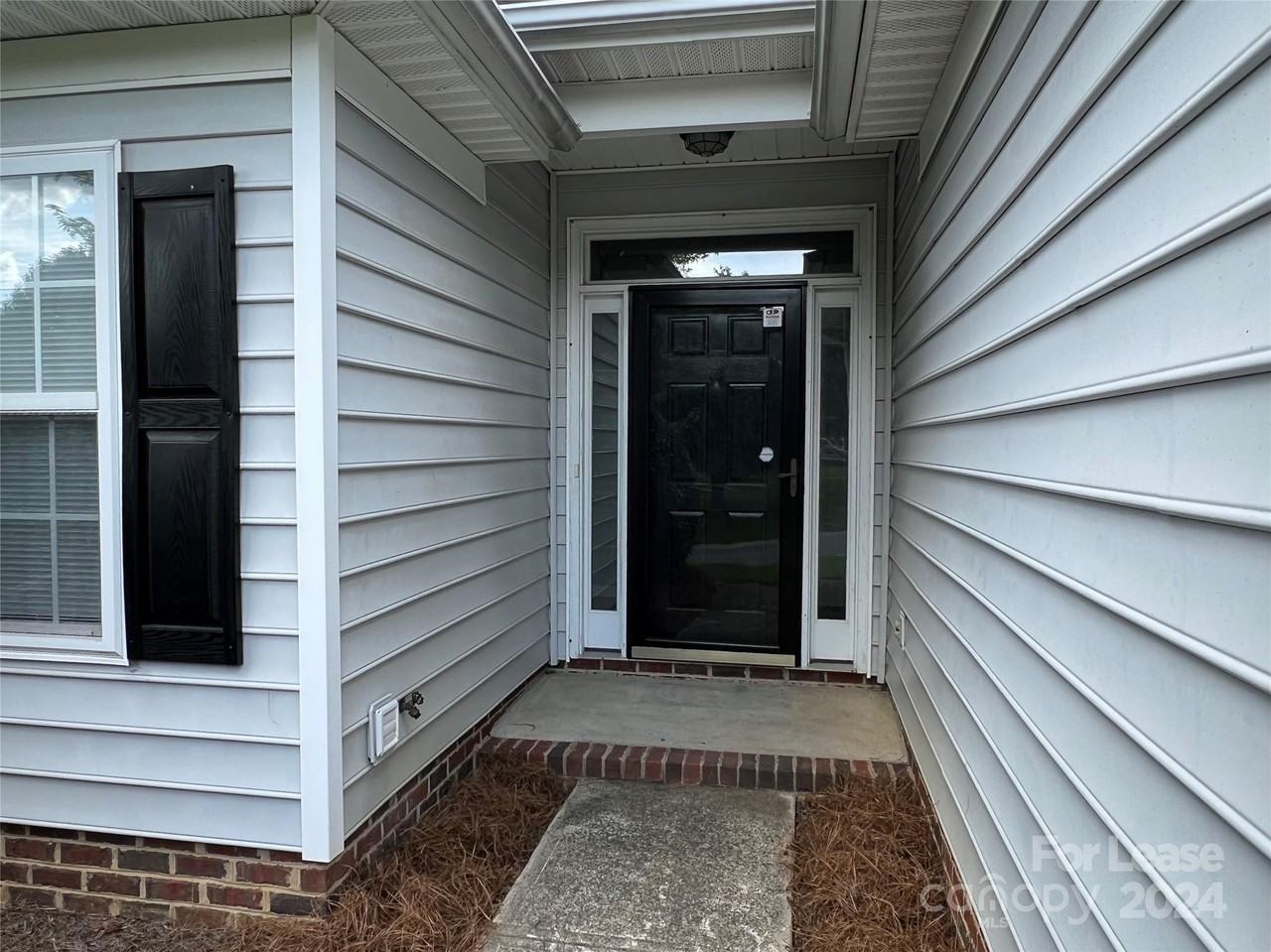 10322 Layton Ridge Ln - Photo 2 of 19