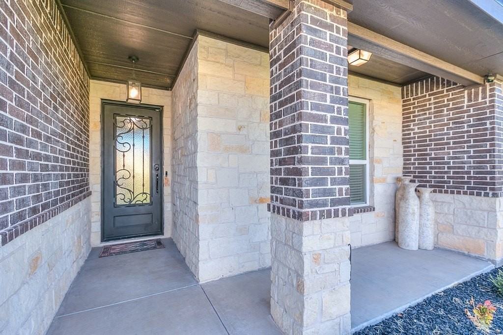 5942 Merrick St - Photo 2 of 48