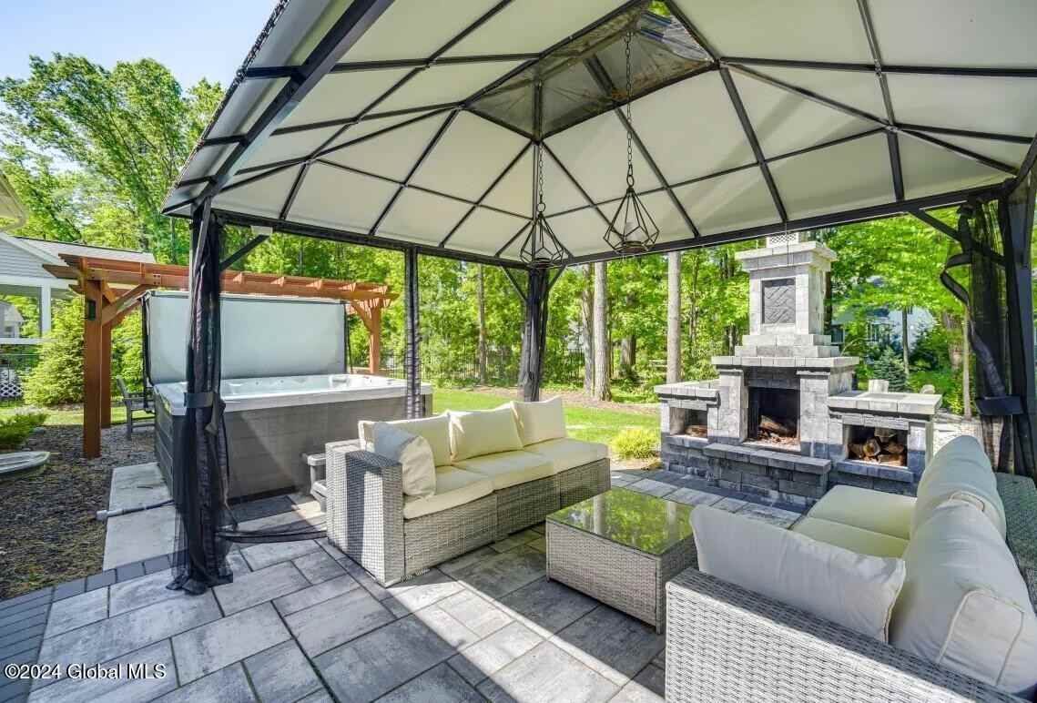 27 Julians Way - Photo 3 of 35