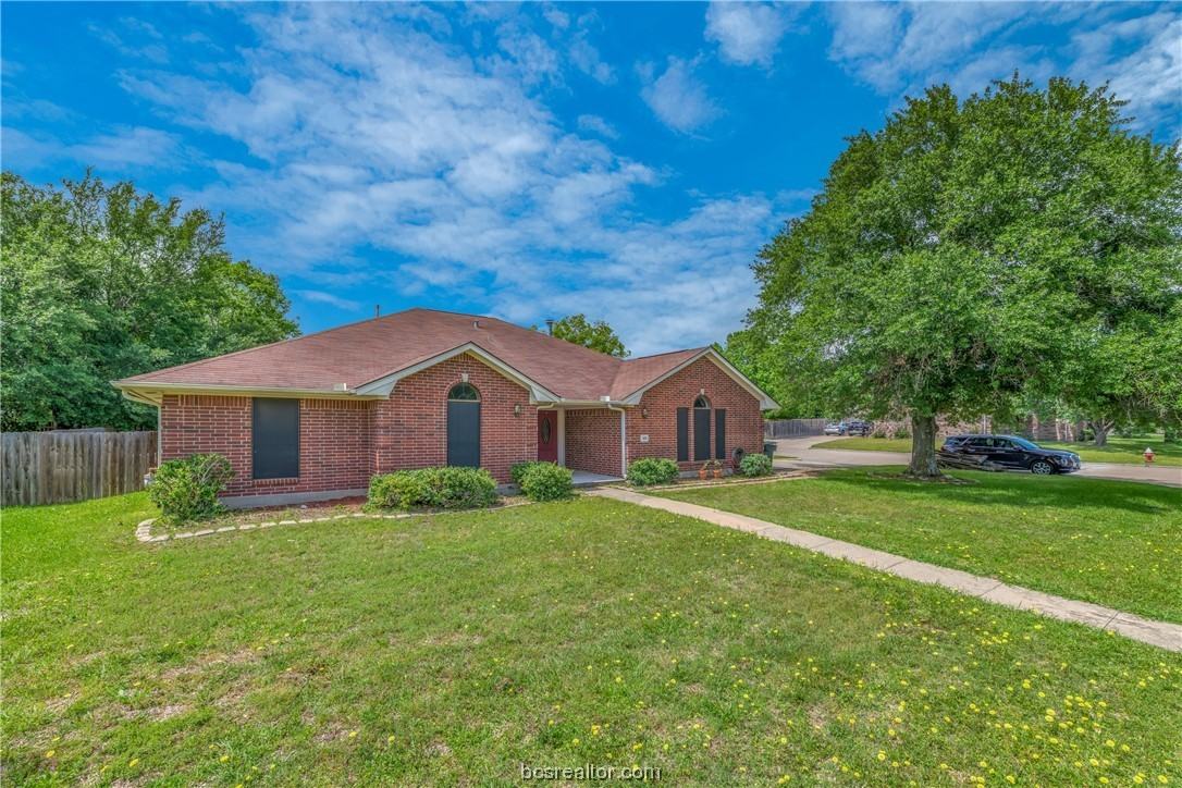 1415 Richland Ct S - Photo 2 of 19