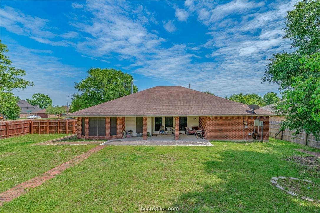 1415 Richland Ct S - Photo 5 of 19