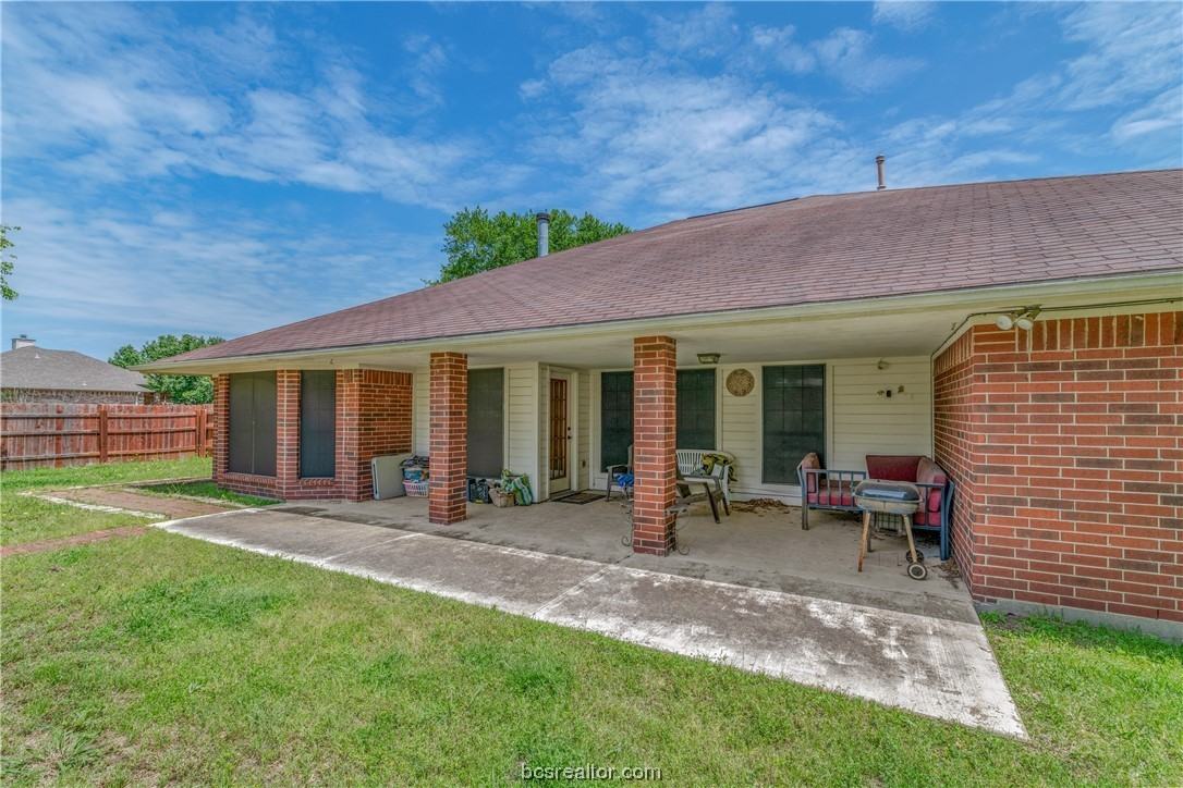 1415 Richland Ct S - Photo 7 of 19