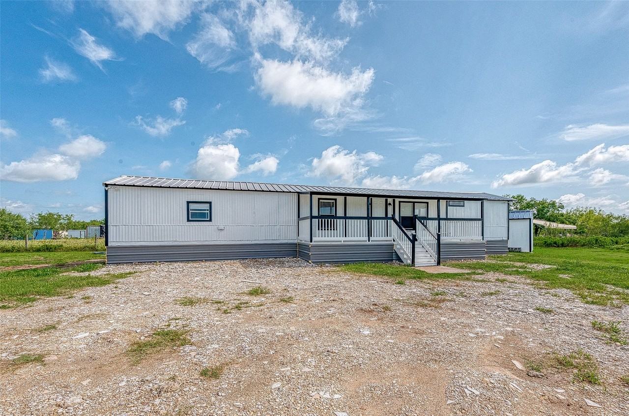 8240 Buller Rd - Photo 2 of 41