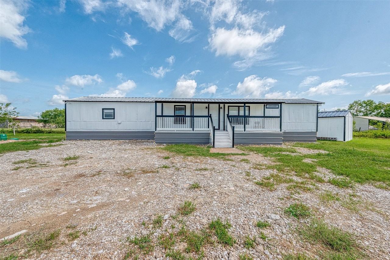 8240 Buller Rd - Photo 3 of 41