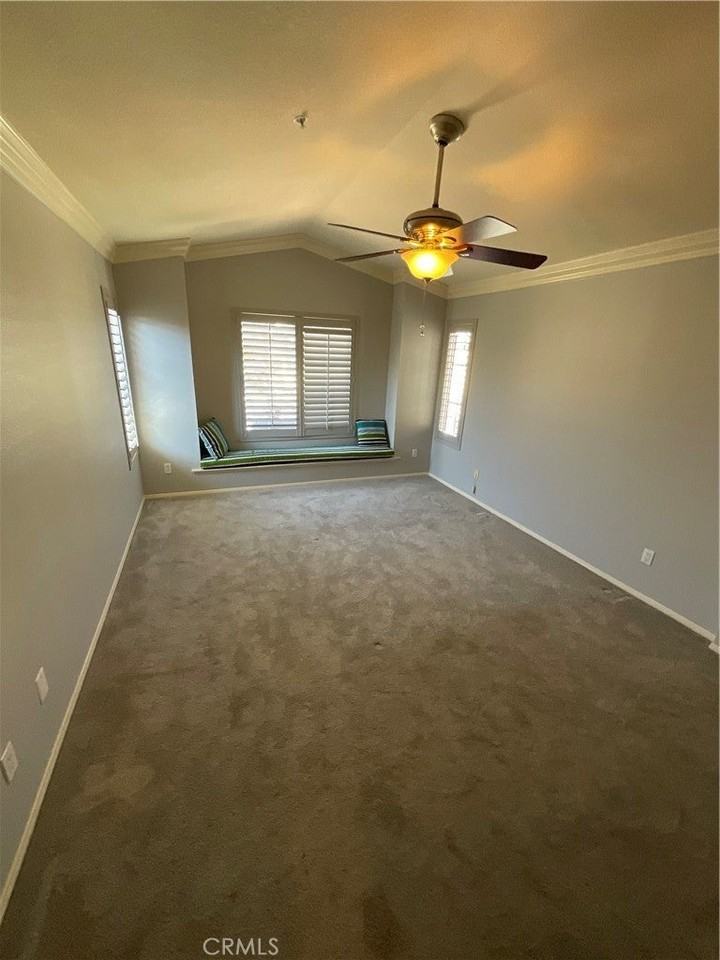 412 Middlebury Ct - Photo 7 of 9