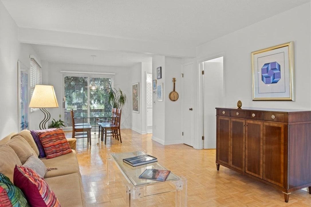 105 Branchwood Ln - Photo 5 of 35