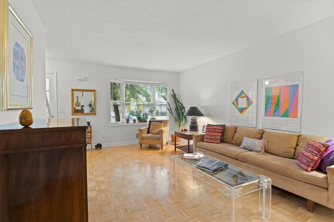 105 Branchwood Ln - Photo 6 of 35