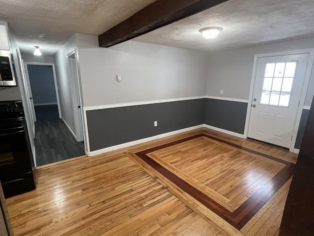 000 Confidential , 4 ##4 - Photo 4 of 12