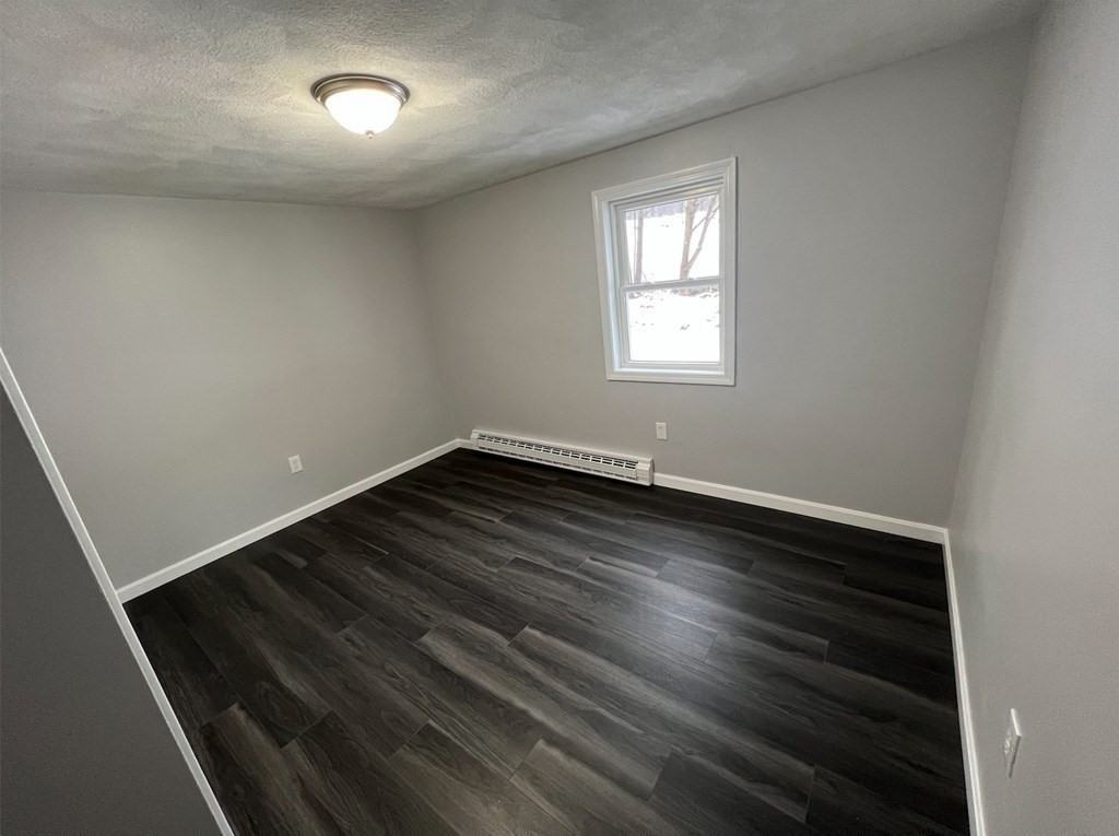 000 Confidential , 4 ##4 - Photo 7 of 12