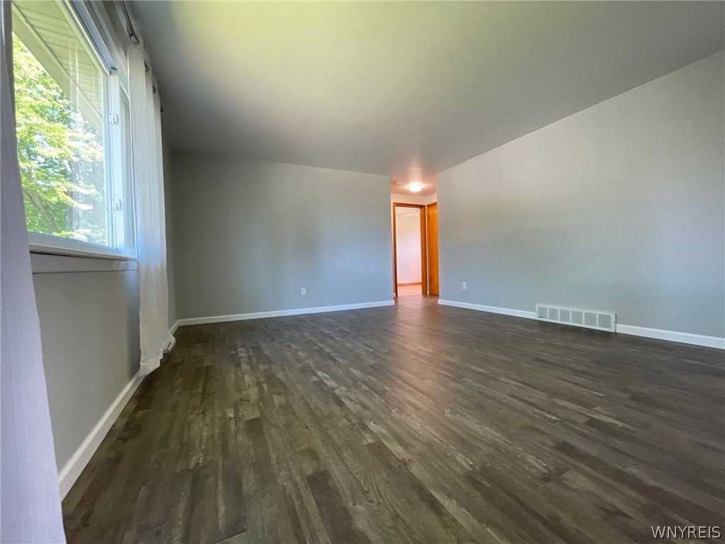 139 Smith Dr - Photo 2 of 20