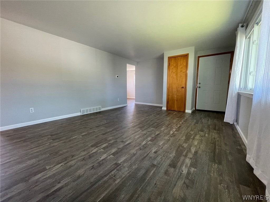 139 Smith Dr - Photo 3 of 20