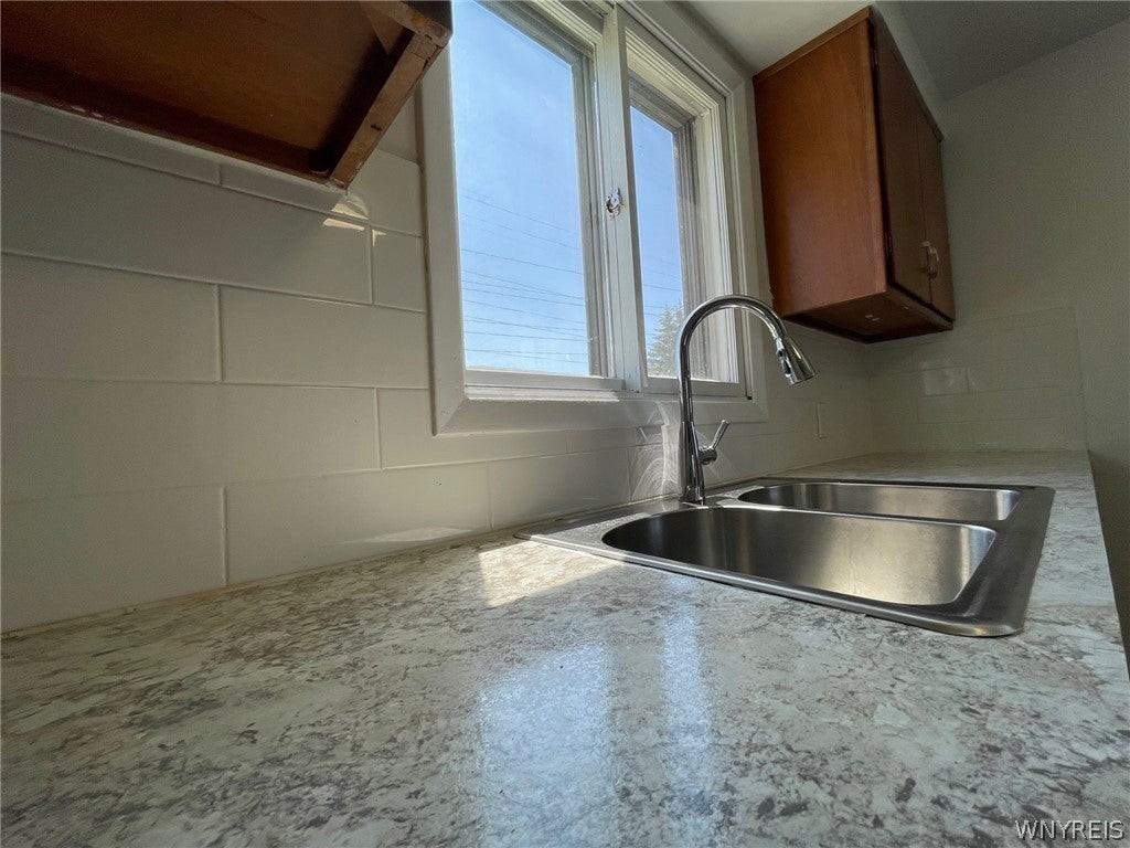 139 Smith Dr - Photo 5 of 20