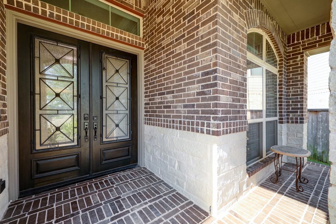 254 N Carson Cub Ct - Photo 3 of 32