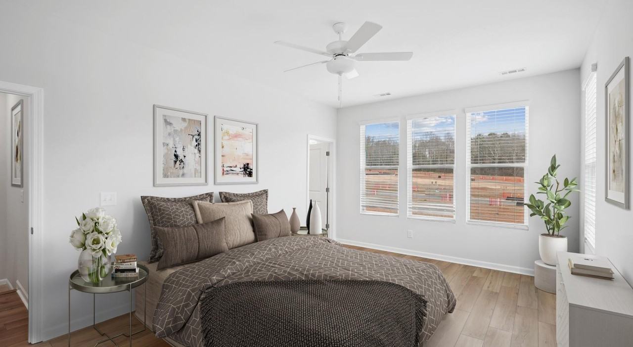 328 Fideaux Blvd - Photo 3 of 10