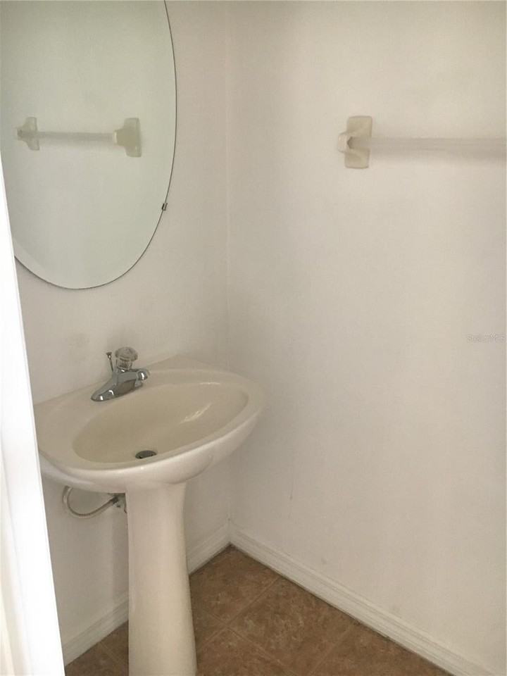 652 Cresting Oak Cir - Photo 7 of 26