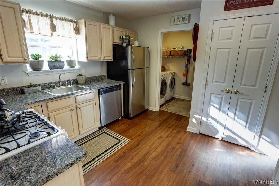 4100 Stonegate Ln - Photo 7 of 24