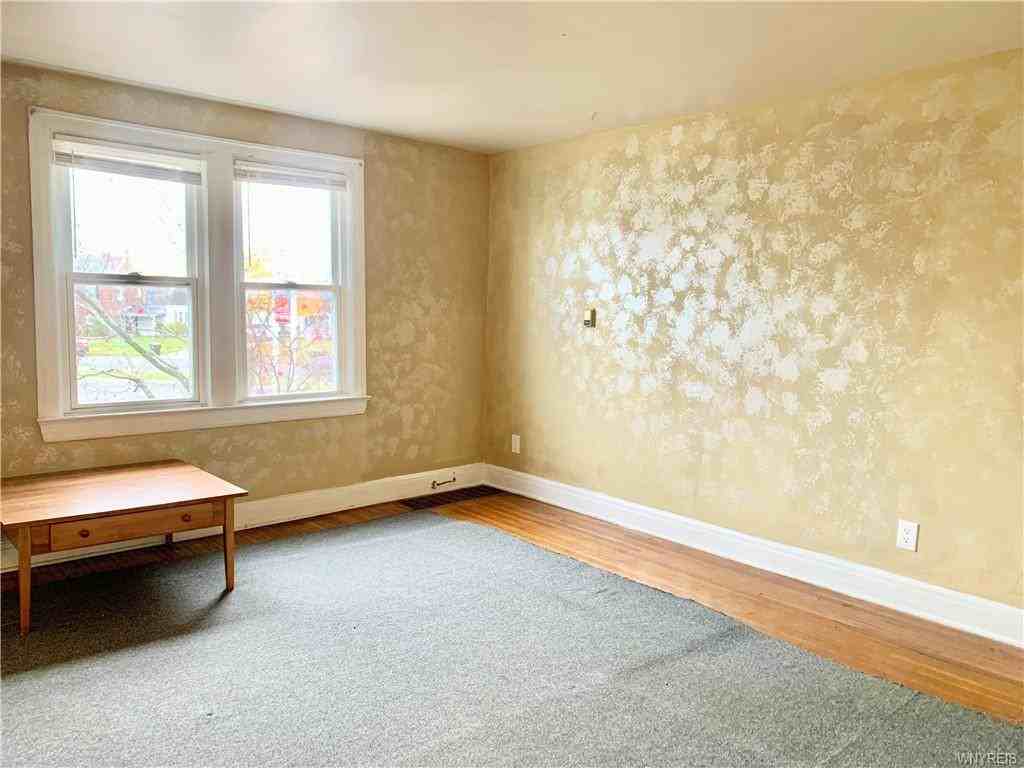 657 Englewood Ave - Photo 5 of 20