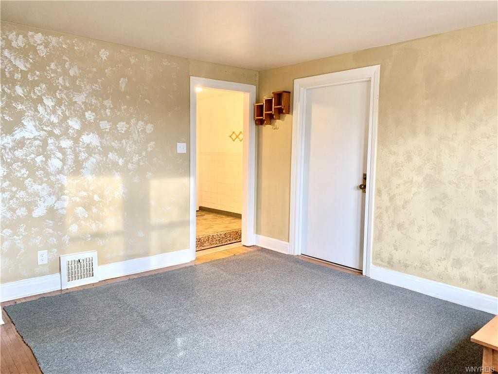 657 Englewood Ave - Photo 6 of 20