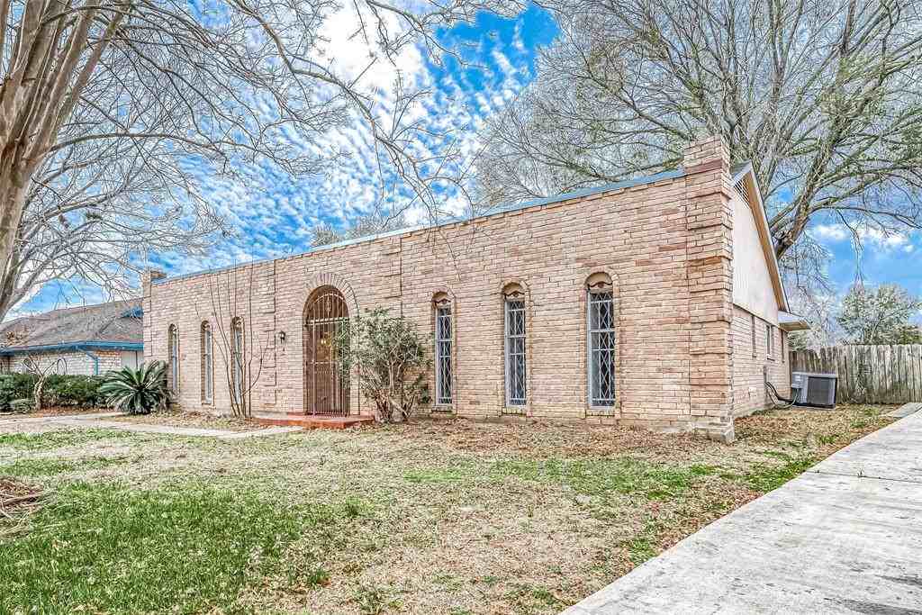 11807 Bandlon Dr - Photo 3 of 44