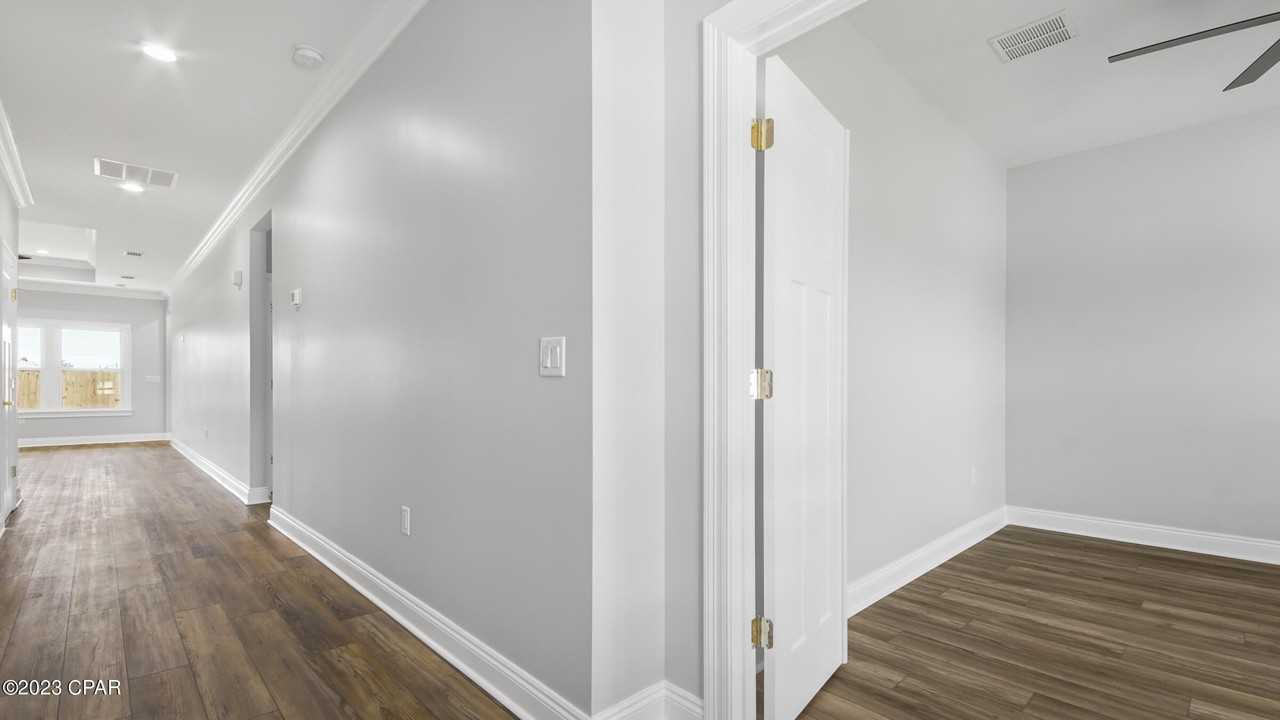 2641 Outlaws Way - Photo 3 of 34