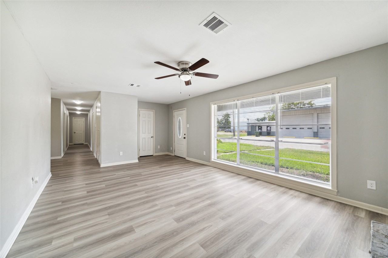 509 N Winfree St - Photo 2 of 18