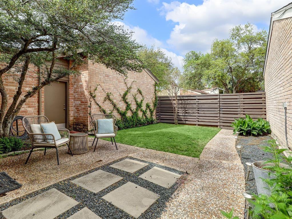 832 Fleetwood Place Dr - Photo 3 of 15