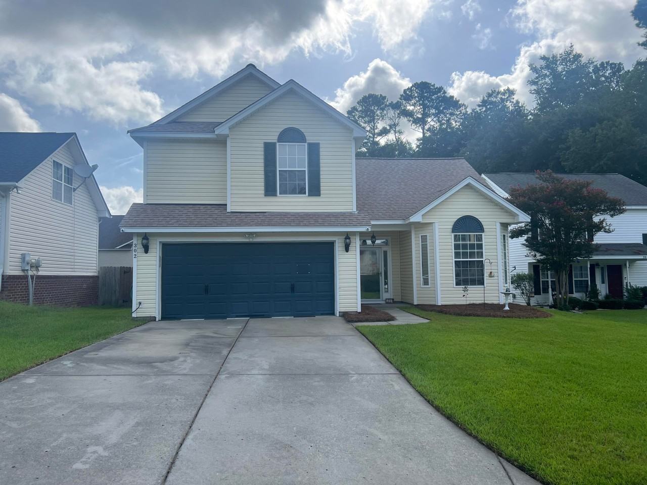 302 Northam Ct - Photo 2 of 44