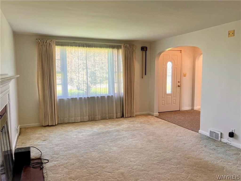 325 Meyer Rd - Photo 5 of 40