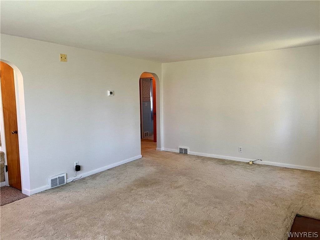 325 Meyer Rd - Photo 7 of 40