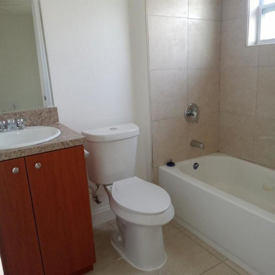 506 Valencia St - Photo 2 of 8