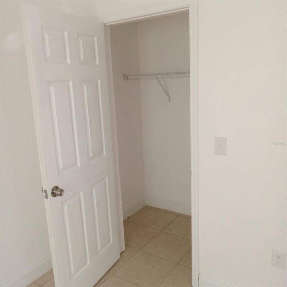 506 Valencia St - Photo 5 of 8