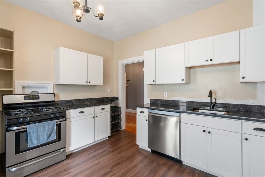 28 Bayard St - Photo 3 of 22