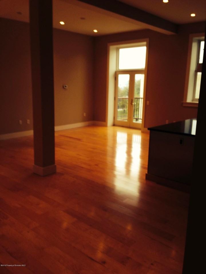 529 Bogart Pl - Photo 5 of 15