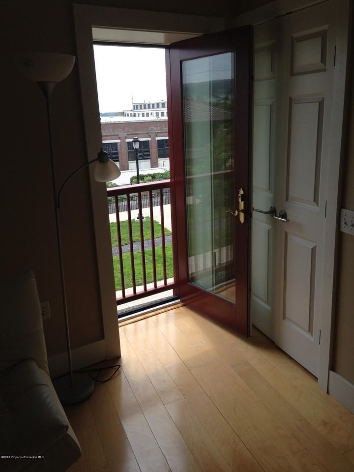 529 Bogart Pl - Photo 6 of 15