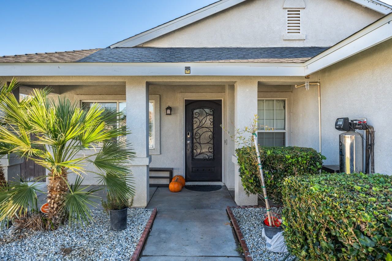 25136 Sansome St - Photo 3 of 23