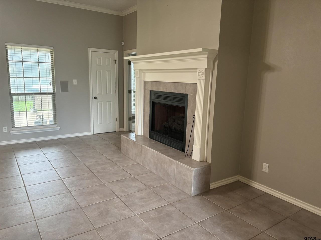 1202 Arnold Ln - Photo 7 of 30