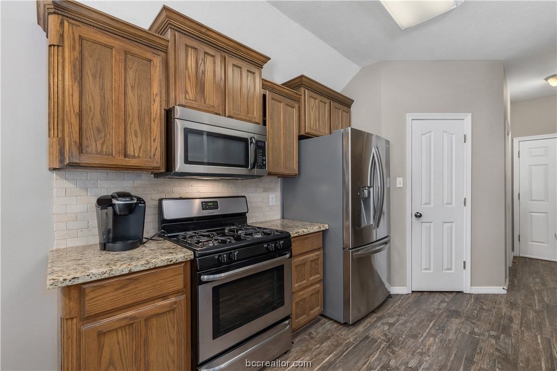 2378 Kendal Green Cir - Photo 5 of 16