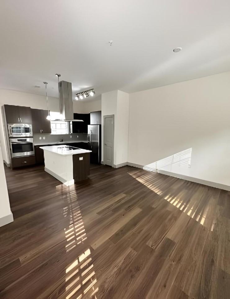 4700 Riverwood Cir - Photo 4 of 13