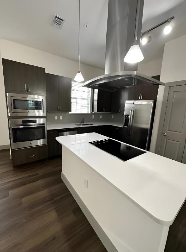 4700 Riverwood Cir - Photo 5 of 13