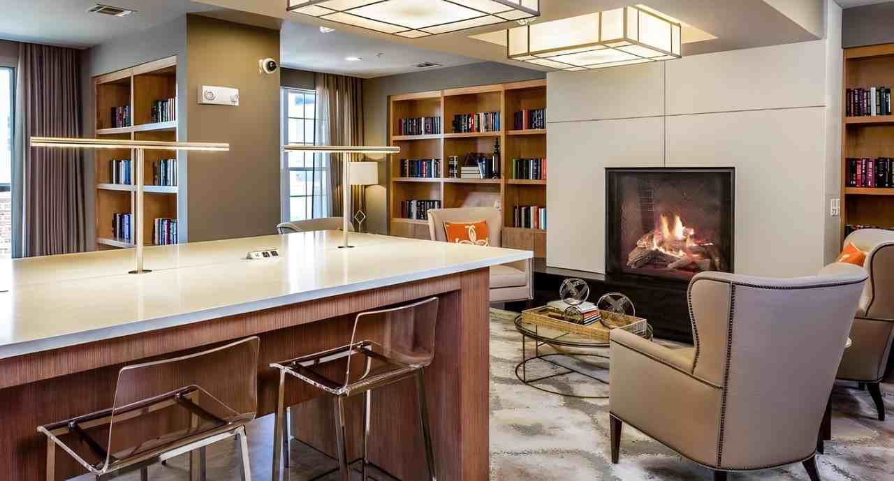 4700 Riverwood Cir - Photo 7 of 13