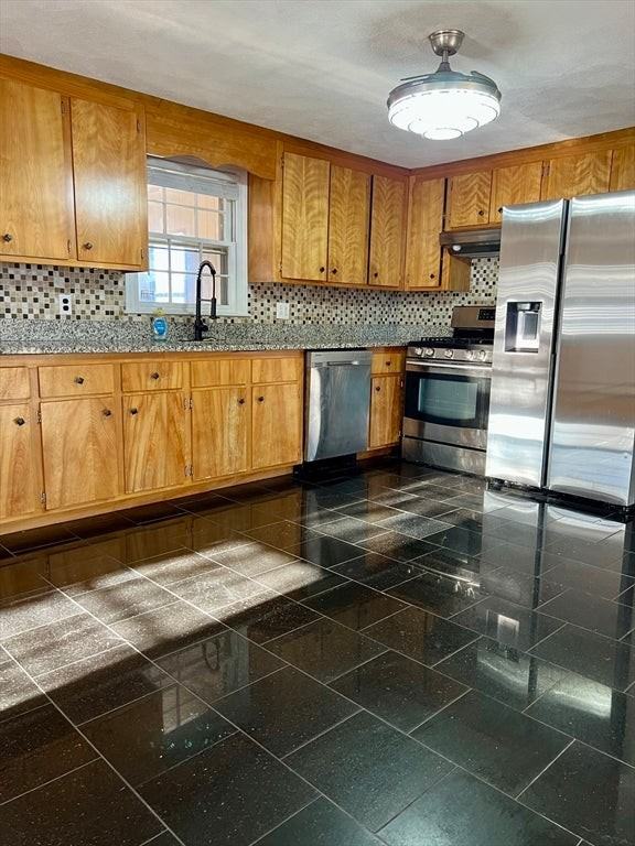 21 Harlow St - Photo 3 of 21